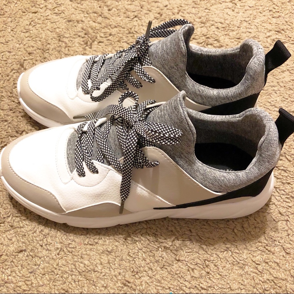 Women’s Sneakers